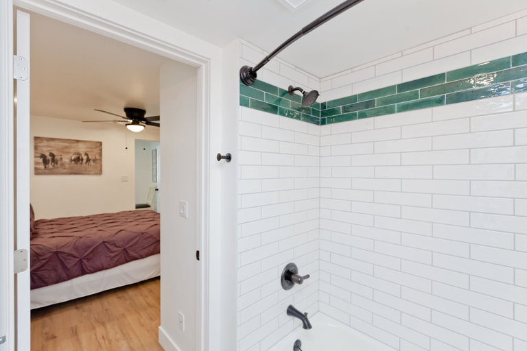 Bathroom 2, River City Hideaway 1 Bedroom Cottage, Mesa