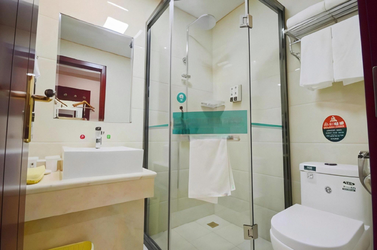 Bathroom 3, GreenTree Inn Lvliang Wenshui County People's Hospital, Luliang