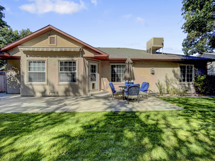 Exterior 3, Paradise Hills Oasis 4 Bedroom Home, Mesa