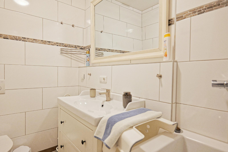 Bathroom 3, Spacious family apartment in Bamberg, Bamberg
