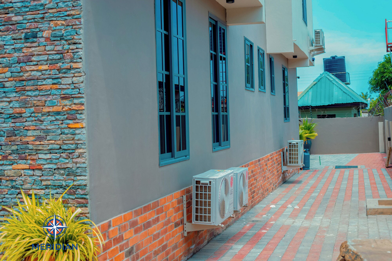 Exterior 3, Meridian Residence, Tema