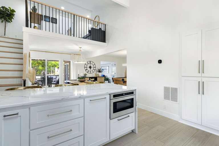 Private kitchen 3, Newly Remodeled w/ Dock, Boat & PWC Slips, Pool Table & Golden Tee, Camden