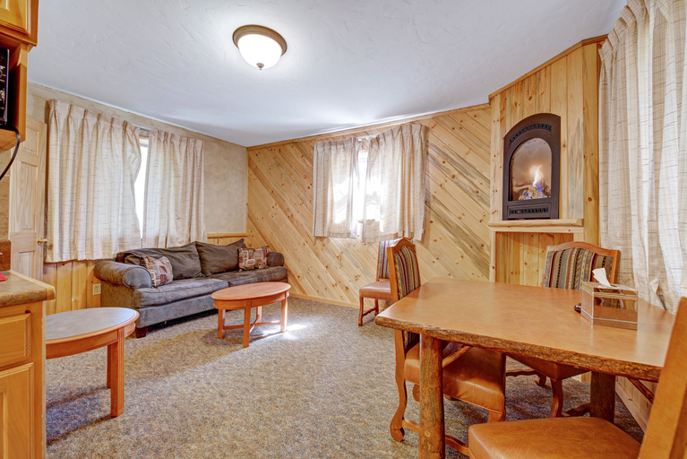 Others 5, Four Seasons Lodge, Rio Grande