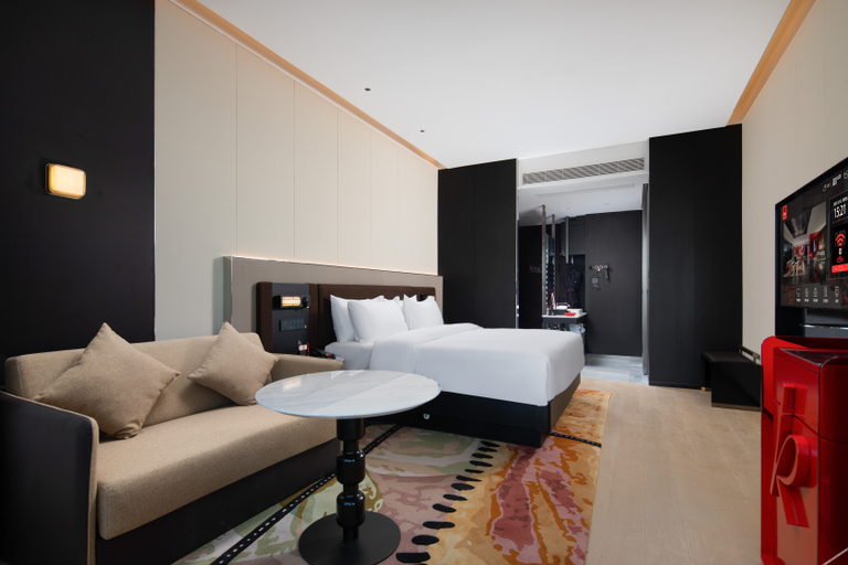 Bedroom 2, Radisson Red Yangzhou Slender West Lake, Yangzhou