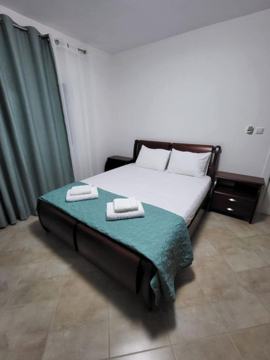 Room, Lakeside View Apartment, Pogradecit