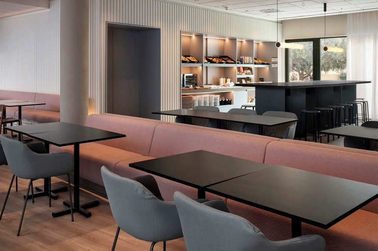 Food & Drinks 5, B&B HOTEL Valencia Arena, Valencia