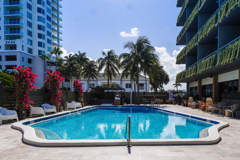 Sport & Beauty 1, Barley House, Broward