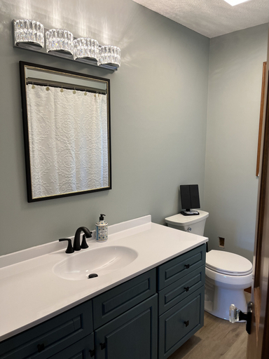 Bathroom 3, Belvedere, New London