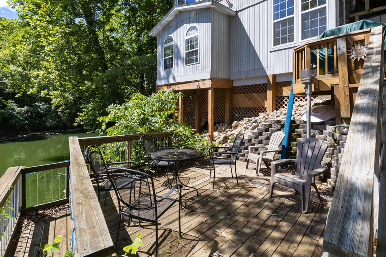 Outdoor dining 4, Wonderful Remote Lake Cabin! Fish From Deck & Dock, Morgan