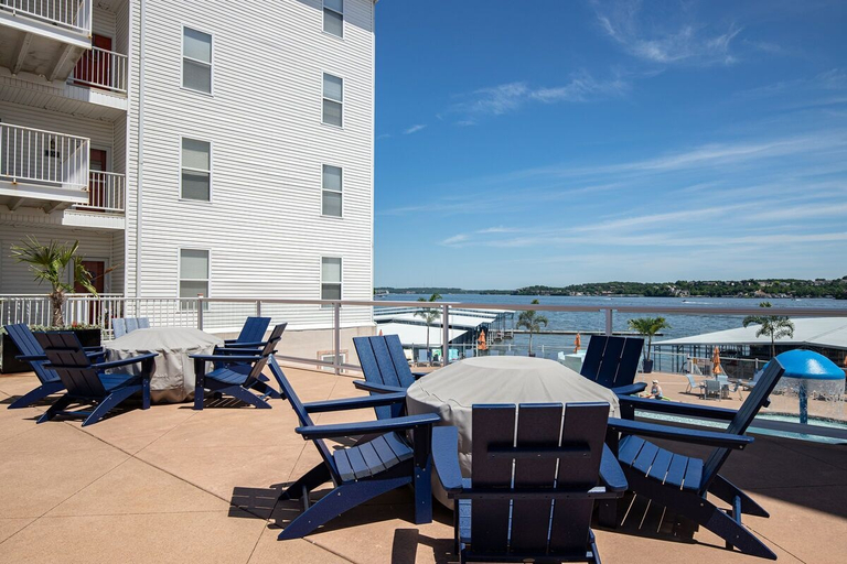 Outdoor dining 5, Island Life! Amazing Balcony-views-pool and Patio, Camden