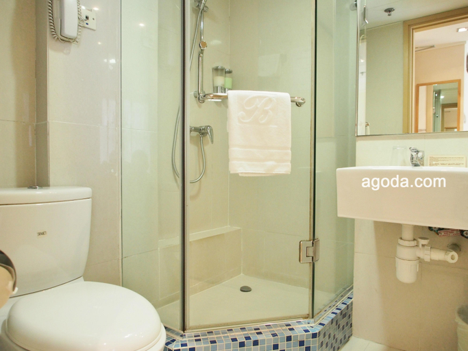 Bathroom 4, Hotel Benito, Kowloon