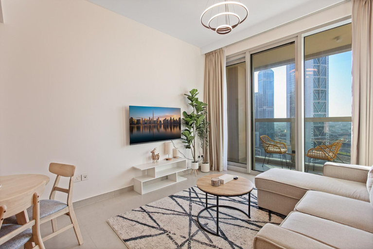 Others 2, Luxury Stay at Forte Emaar - 5 Min Walk to Burj, Dubai