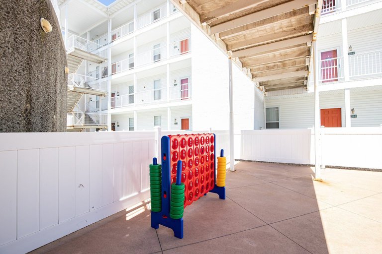 Terrace/patio 3, Island Life! Pool, Grilling Patio & Amazing Views!, Camden