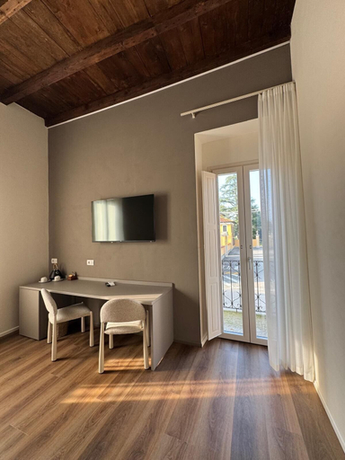 Room 3, Cà del Borgo, Varese