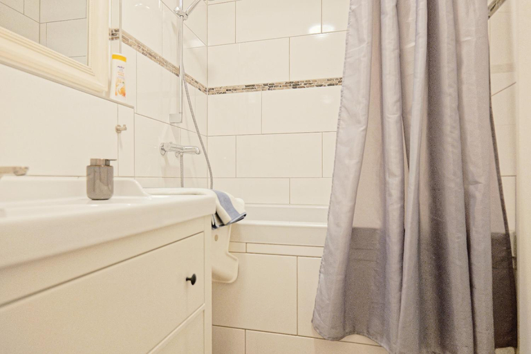 Bathroom 3, Spacious family apartment in Bamberg, Bamberg