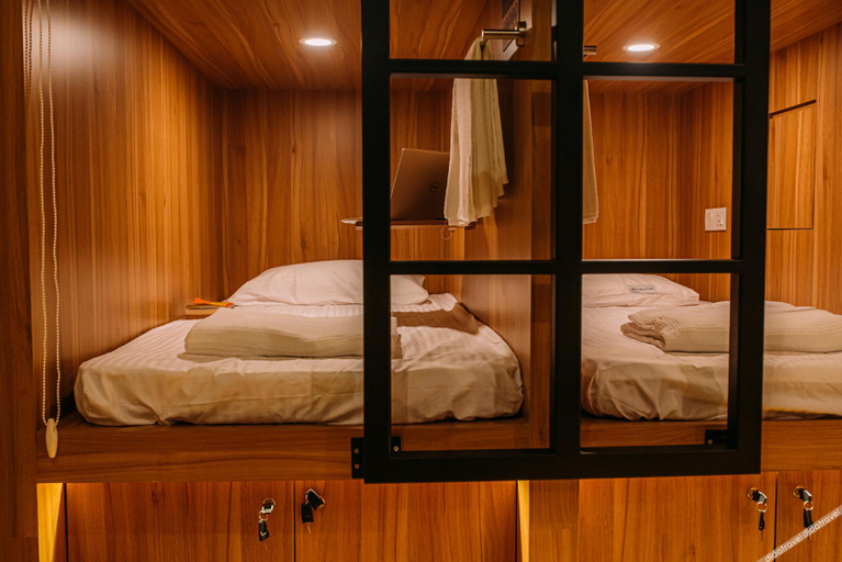 Bedroom 4, Bluewaters Pods 38 Hongkong St, Singapura