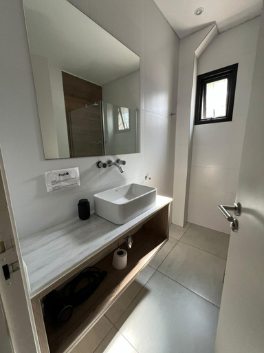 Bathroom 3, Huli B&B, Capital