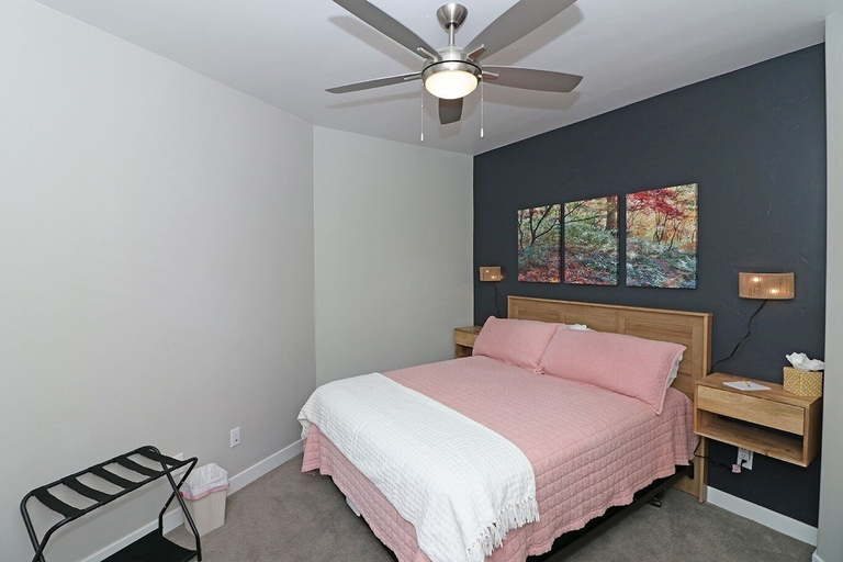 Room 4, Modern Ascend 2 Bedroom Townhouse, Mesa