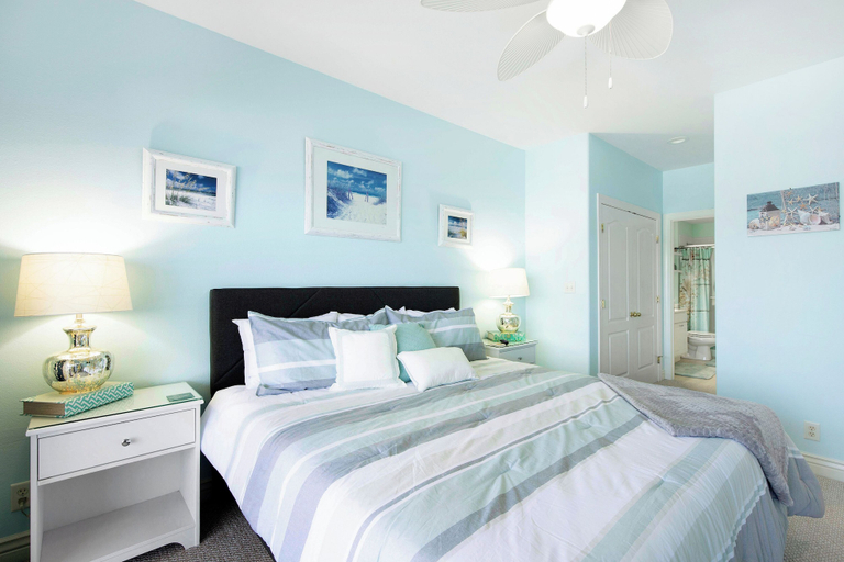 Room 2, Amazing Main Channel Views With Screened Balcony, Camden