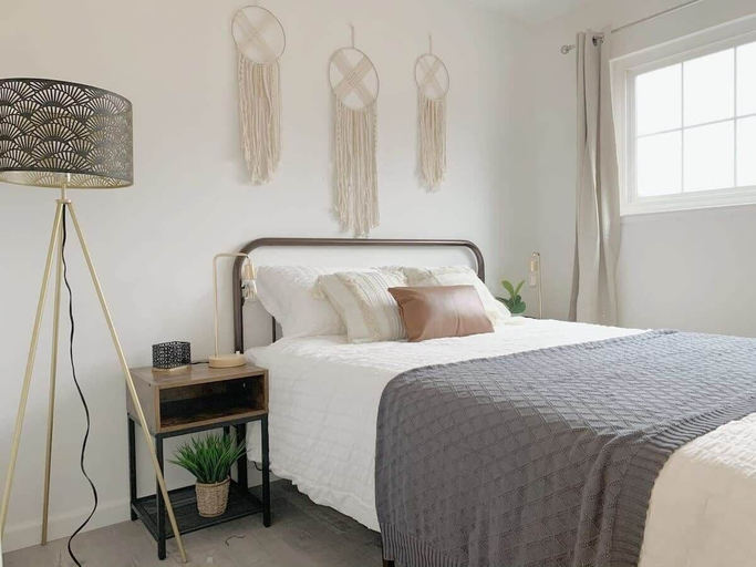 Room 3, @ Marbella Lane - 4BR Alluring Home, Alameda