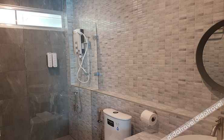 Bathroom 4, Mon-Dee Mini Hotel, Muang Nan