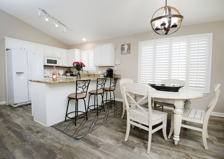 Private kitchen 4, 225 Seahorse Way 3 Bedroom Home, Bay