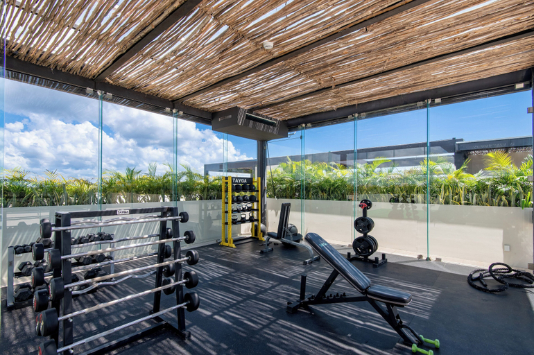 Gym, Modern Retreat with Private Garden and Jacuzzi, Cozumel
