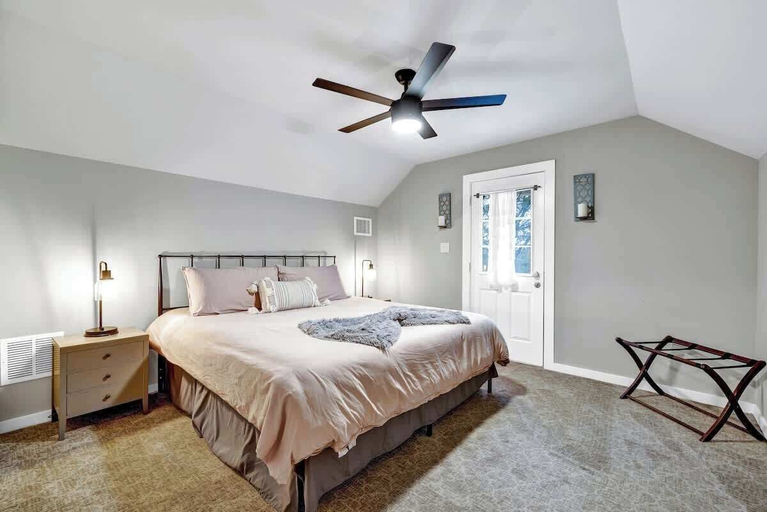 Room 4, The Country Haus: Quaint Home 1 Mile From Downtown, Gillespie