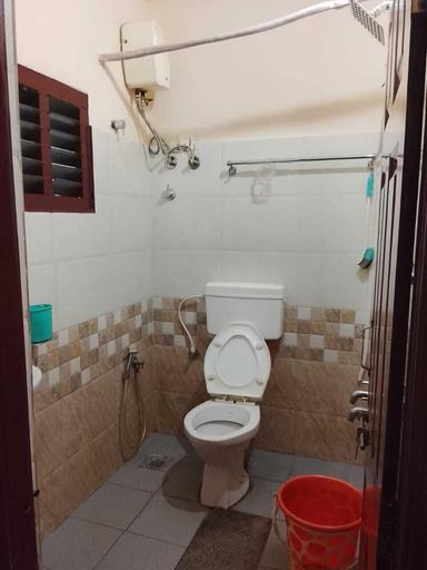 Bathroom 5, SOHAN BOARDING AND LODGING, Udupi