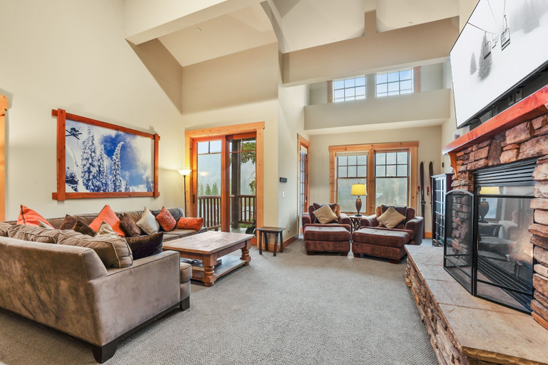 Living area 2, Grandeur at Elevation 3 Bedroom Loft 3 Condo, Alpine