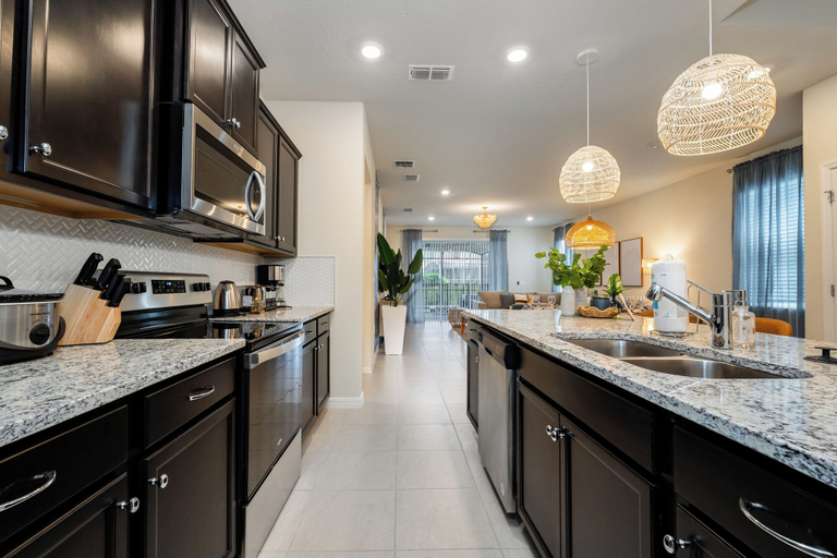 Private kitchen 5, Dazzling New 7BR Villa Disney Theme Rms, Polk