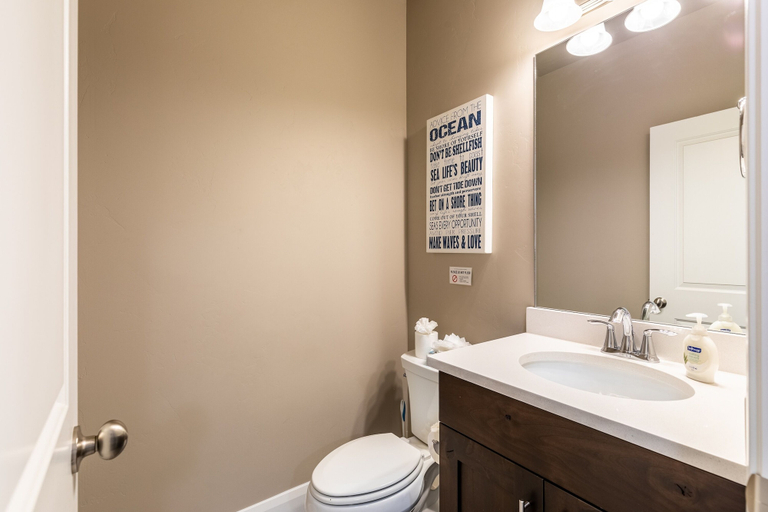 Bathroom 5, Sand Cove 3 Bedroom Townhouse, Washington