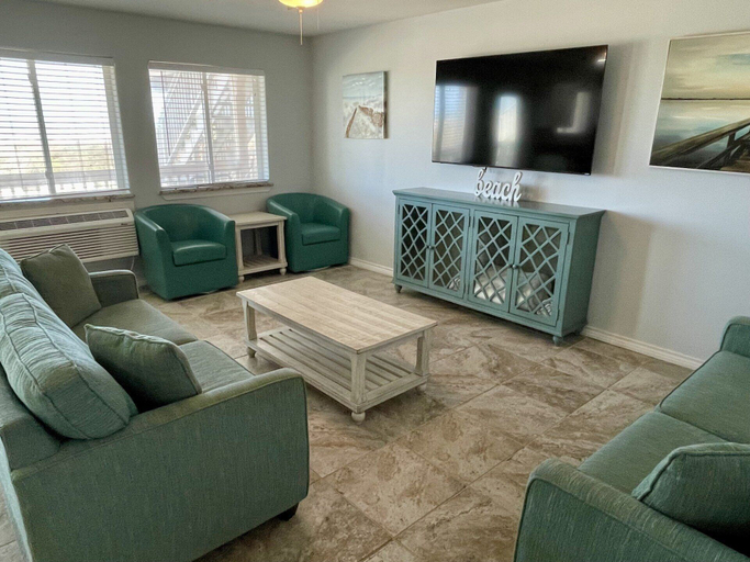 Living area 2, Beachgate Condo Suites And Hotel 224+226 2 Bedroom Condo, Nueces