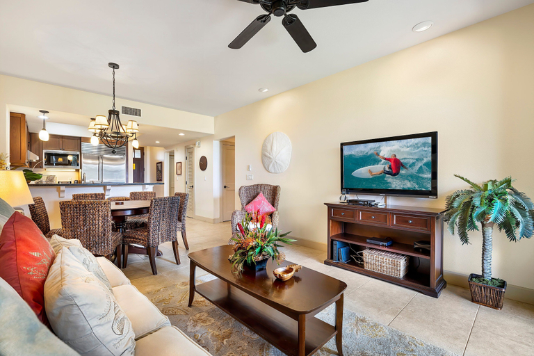 Living area 5, Beautiful Ocean View Ocean Front Pool Access to Beach Club - Vrkcv, Hawaii