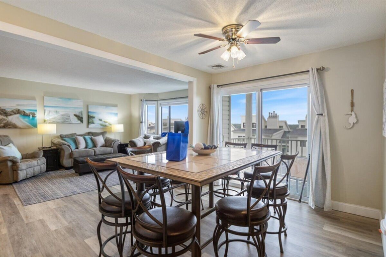 Room 5, Lakefront Osage Beach Condo + Workspace w/ Pool Views, Camden