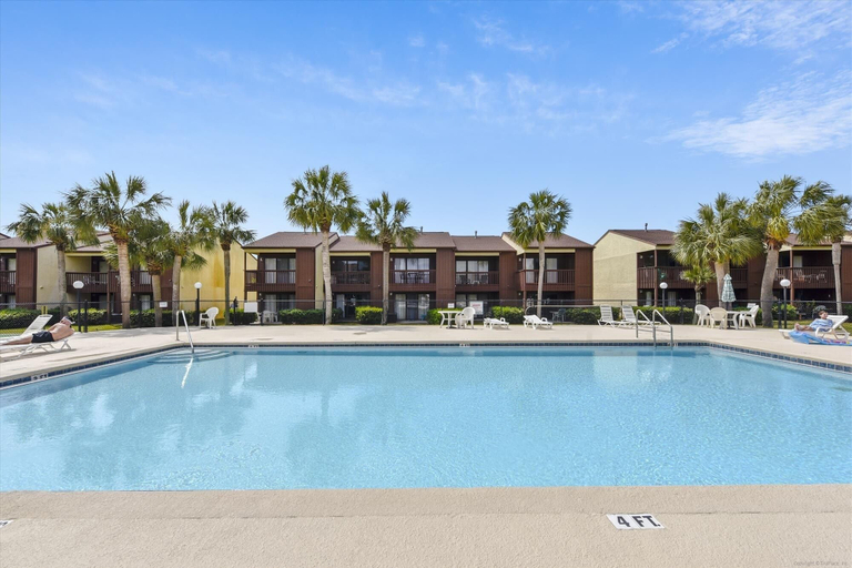Pool 2, Beachwalk 17b 2 Bedroom Home, Bay