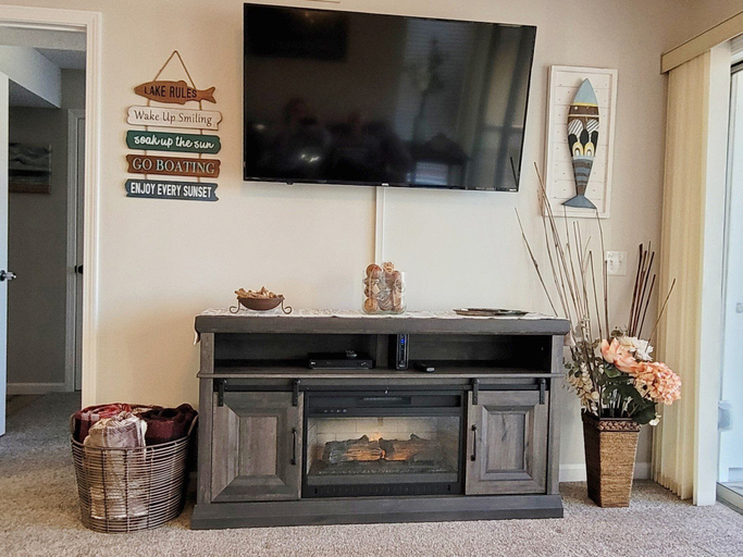 Interior 2, Dream Condo With Perfect Location for All The Fun!, Camden
