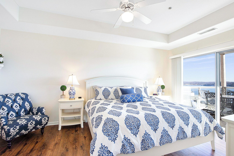 Room 2, Upscale Condo, Amazing Views, Pools and Pickleball, Camden