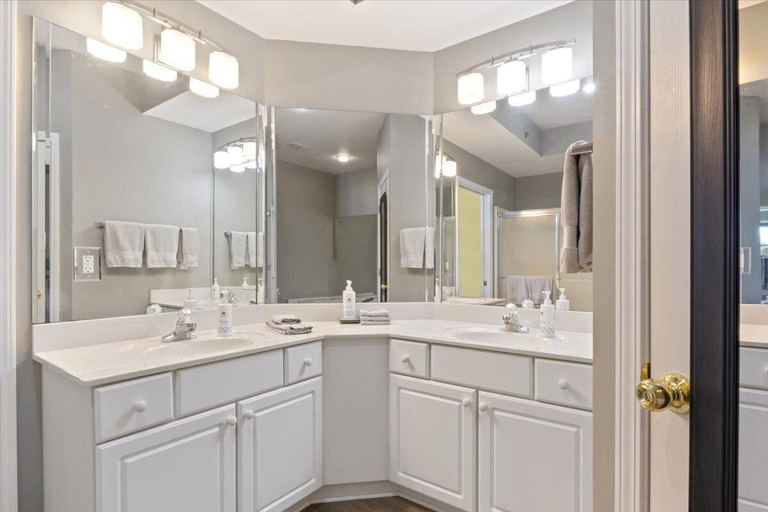 Bathroom 5, Lakefront 1st-floor Condo, Screened Patio, Pools & Courts, Camden