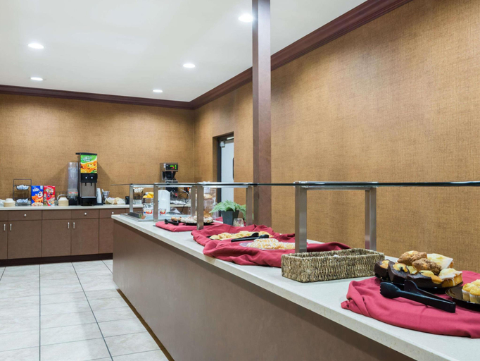 Food & Drinks 5, Ramada Plaza by Wyndham Cincinnati Sharonville, Cincinnati