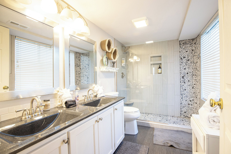 Bathroom 2, Two Condos Nestled In The State Park With Amazing Views, Camden