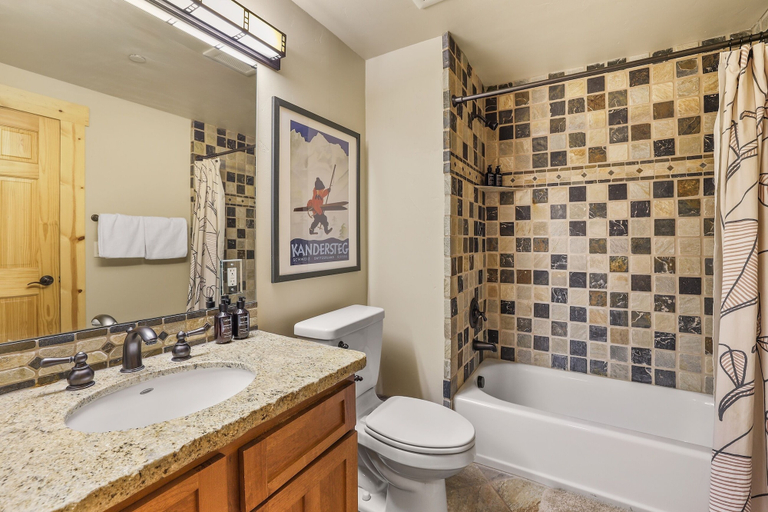 Bathroom 4, Grandeur at Elevation 3 Bedroom Loft 3 Condo, Alpine