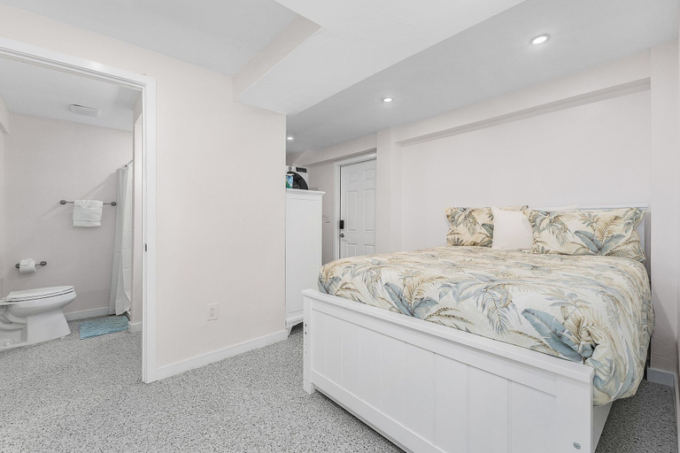 Bathroom 3, 50 Seaside Stay: 4bd/3ba Duplex W/ Pool! 4 Bedroom Home, Lee