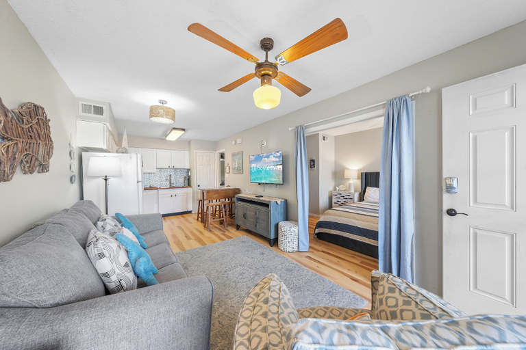 Living room 4, The Cove Condos, Baldwin