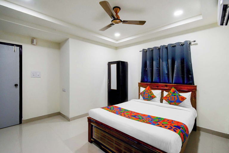 Room 2, Fabhotel Aashvi, Hyderabad