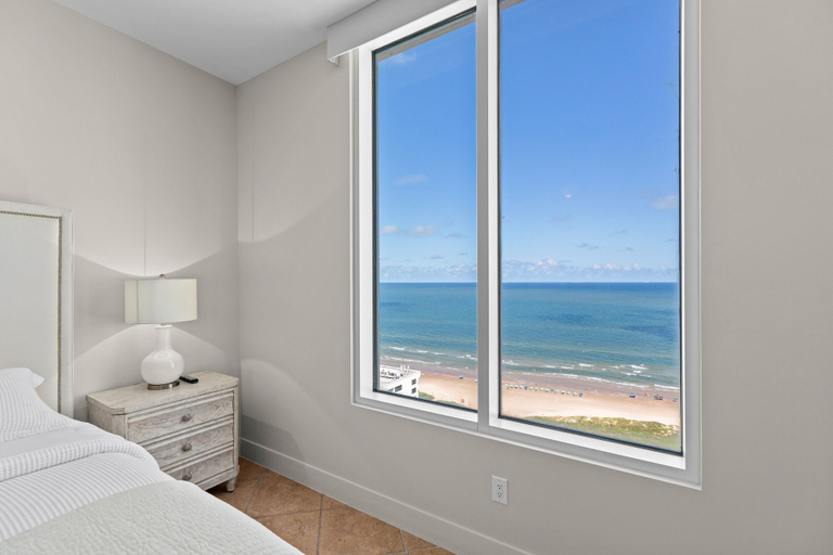 Room 3, Sapphire Condo & Spa Unit # 2106 3 Bedroom Condo, Cameron