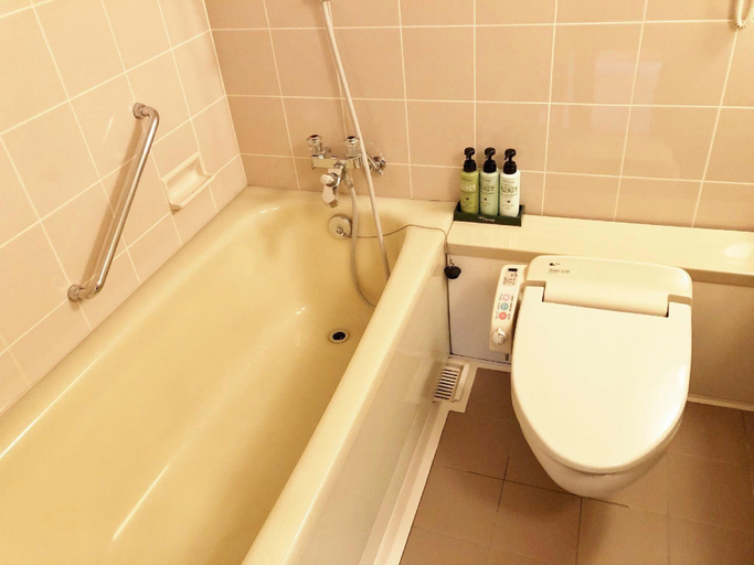Bathroom 4, Hotel Nakamuraya, Shiojiri