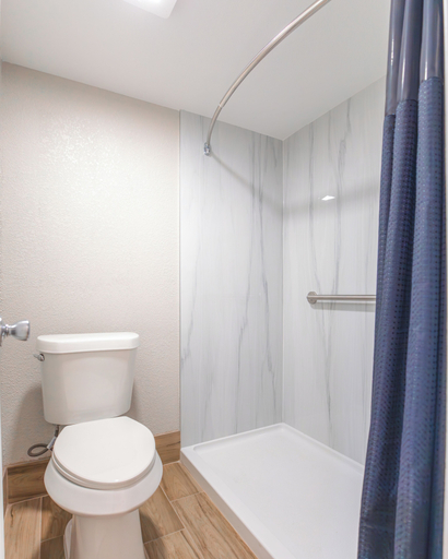 Bathroom 5, Economy Suites Extended Stay Tulsa, Tulsa