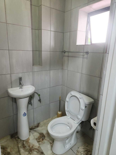 Bathroom 4, Ogans Guest Villa 21 Elizabeth avanue, City of Johannesburg