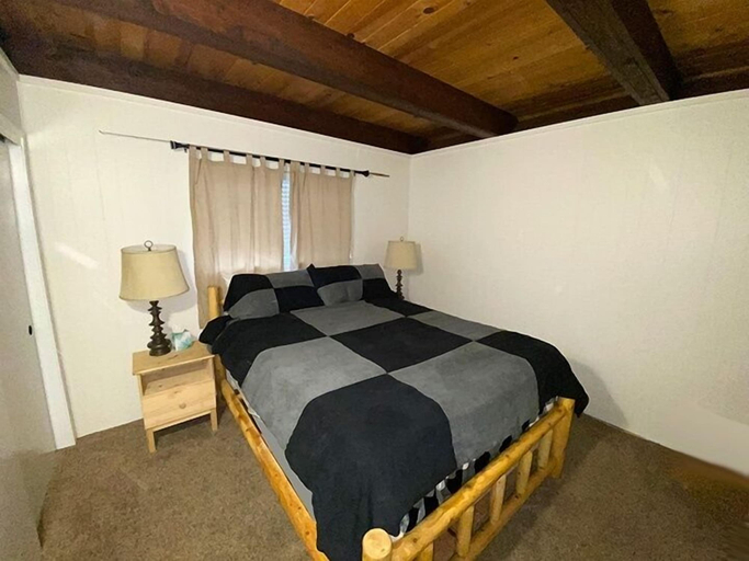 Room 5, 2708 Springwood Drive 2 Bedroom Cabin, El Dorado